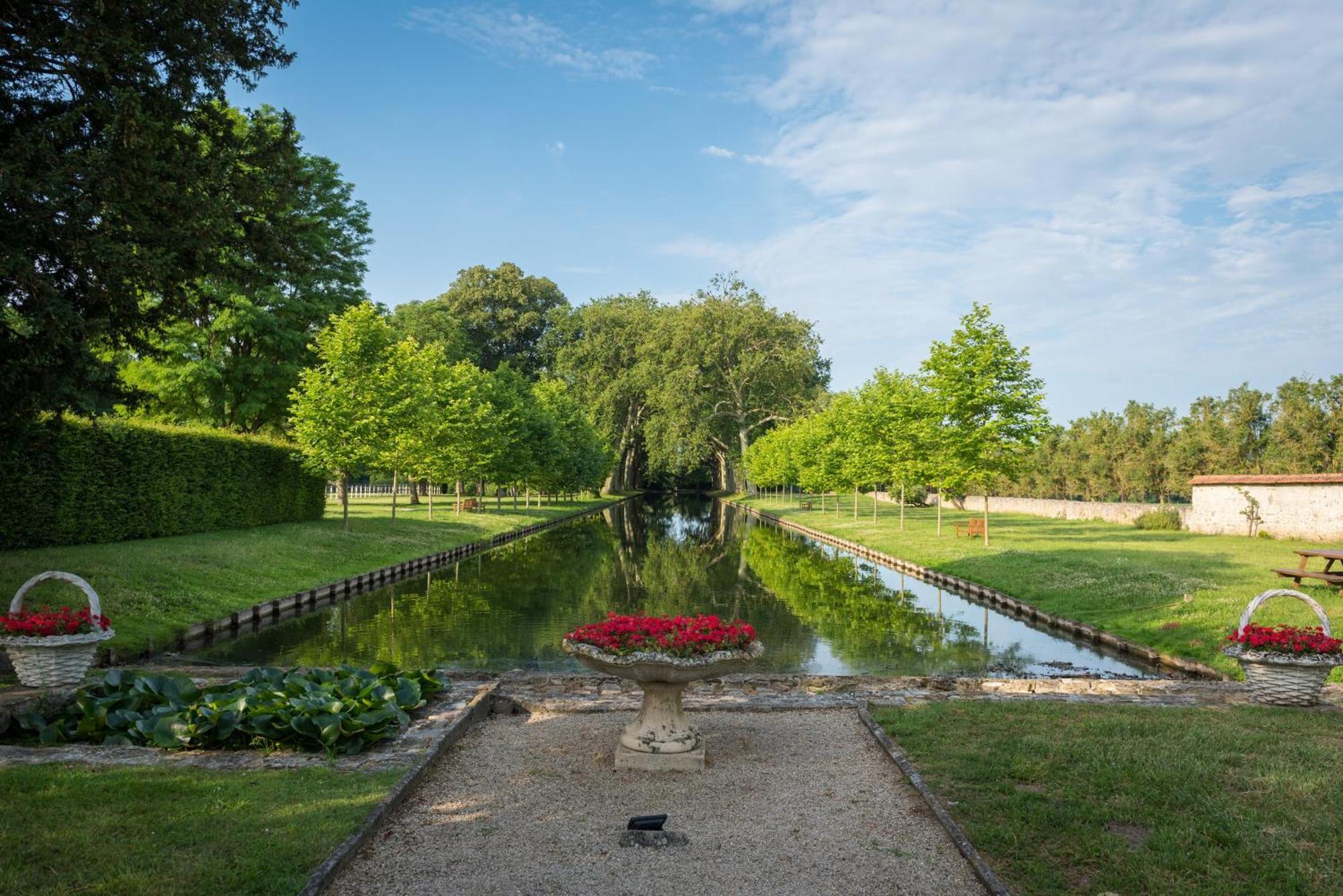 Chateau De Courcelles - Relais & Chateaux Esterno foto